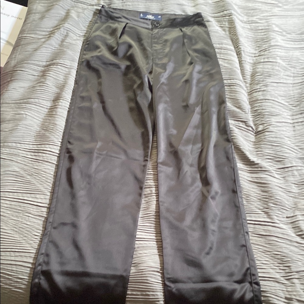 Hollister Black Straight Leg Pants Versatile Design